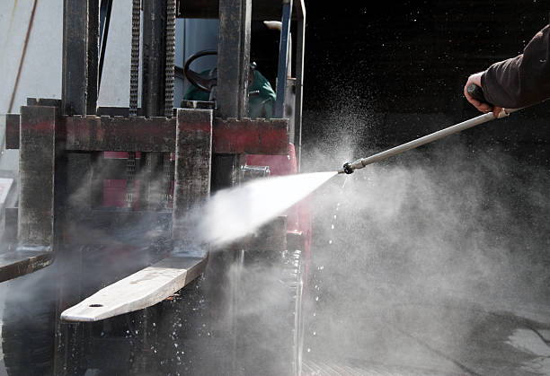 Best Driveway Pressure Washing  in Wellman, IA